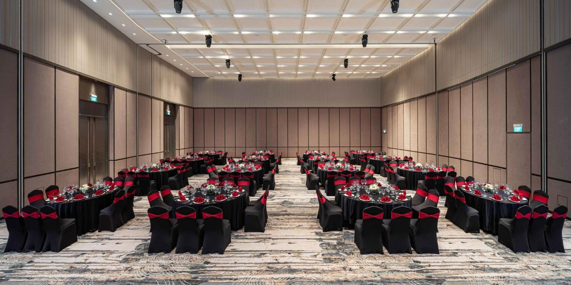 Crowne Plaza Starbay By Ihg 5*