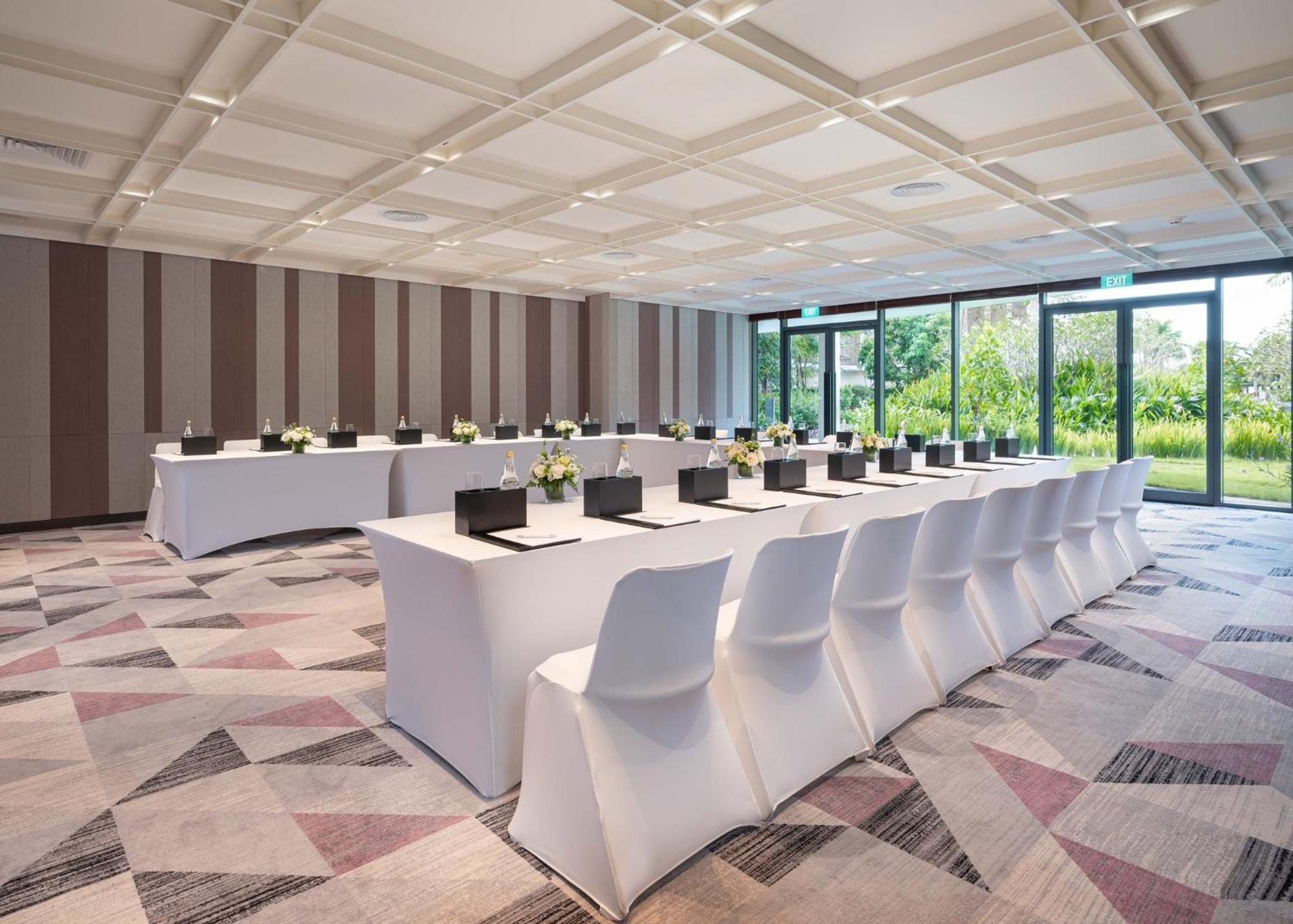 Crowne Plaza Starbay, An Ihg 5* Phú Quốc